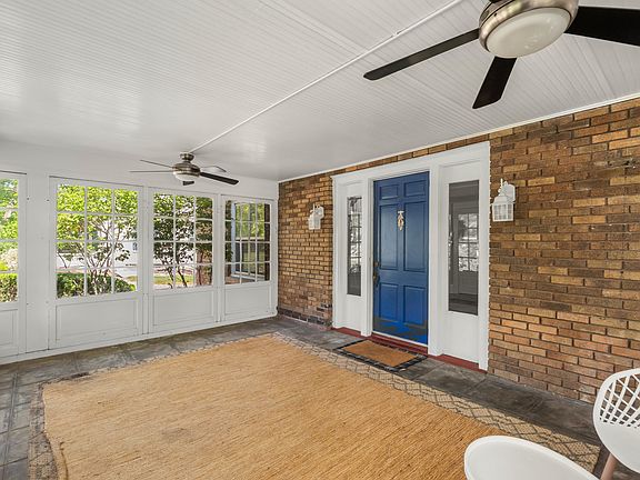 3rd image of 119 42nd St