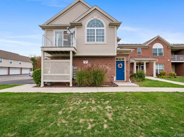 28372 Adler Park Dr S, Chesterfield, MI 48051