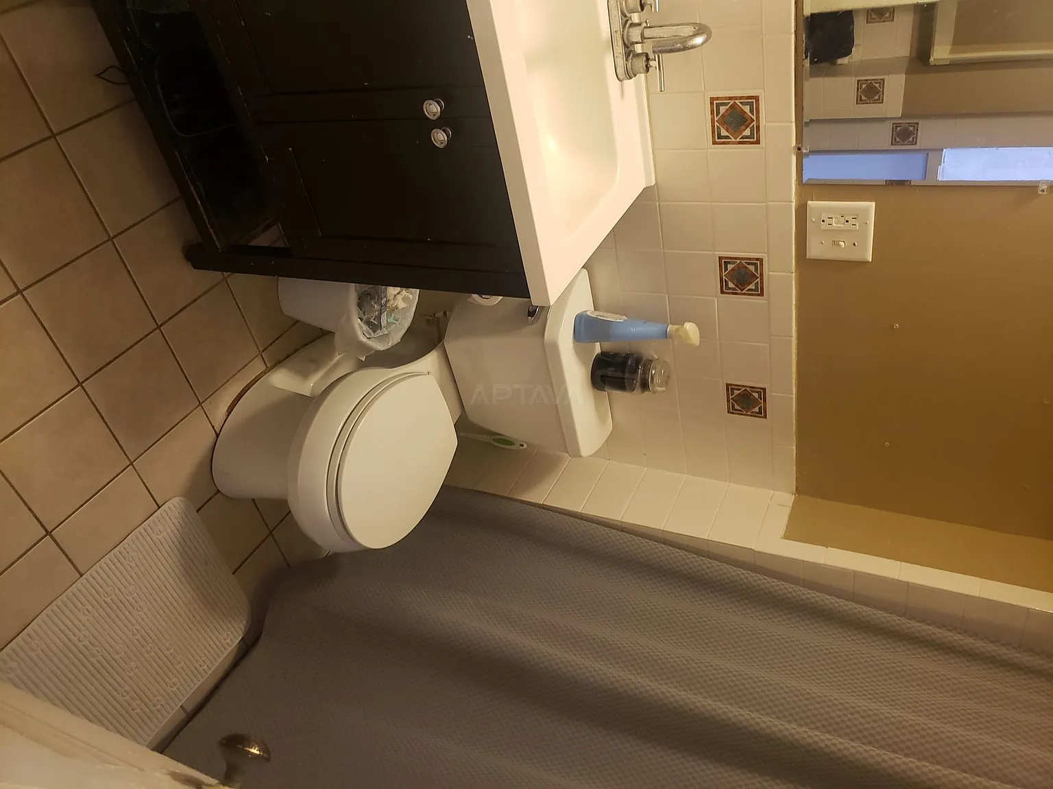 Davis Square / Alewife area, 3 bedroom, 1 bathroom apartment — Photo 2