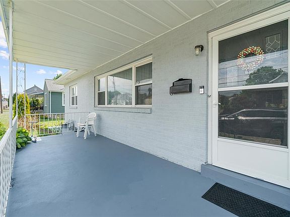 2nd image of 710 Jefferson St