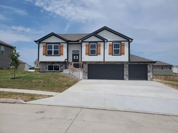 1205 NW 4th St, Oak Grove, MO 64075