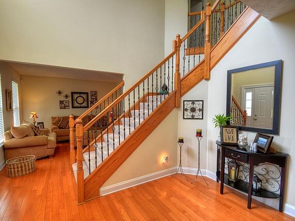 3rd image of 2118 Marchfield Trl