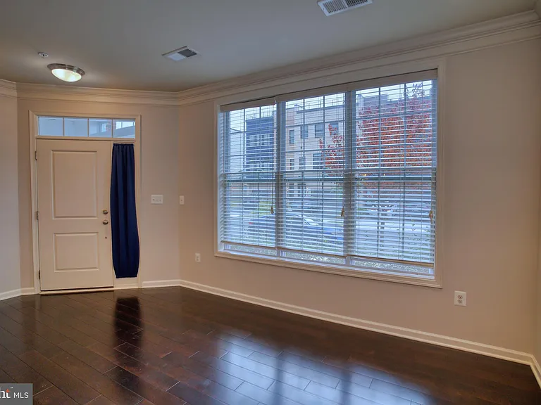 23542 Buckland Farm Ter — Photo 2
