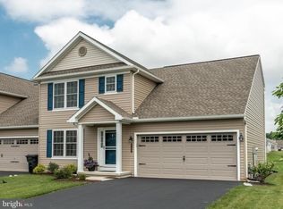 5122 Field View Dr, Mount Joy, PA 17552