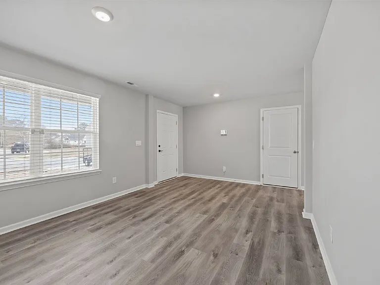4500 Sandstone Dr — Photo 35