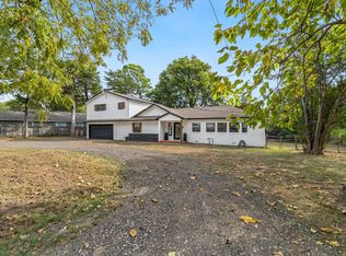 2038 Avon Dr, Denison, TX 75020