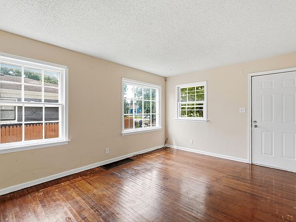 5th image of 4905 Buell Dr