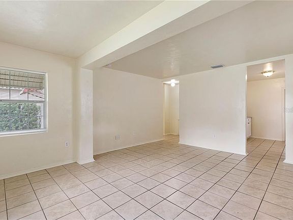 3rd image of 716 Lakehurst St