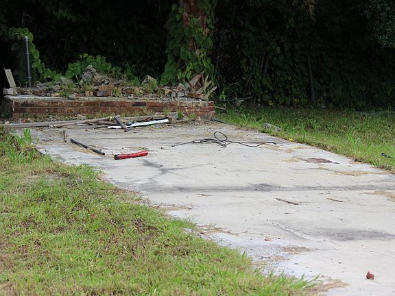 3rd image of 6478 Colony Park Dr