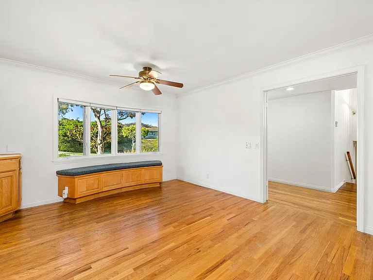 732 Bison Ave — Photo 3