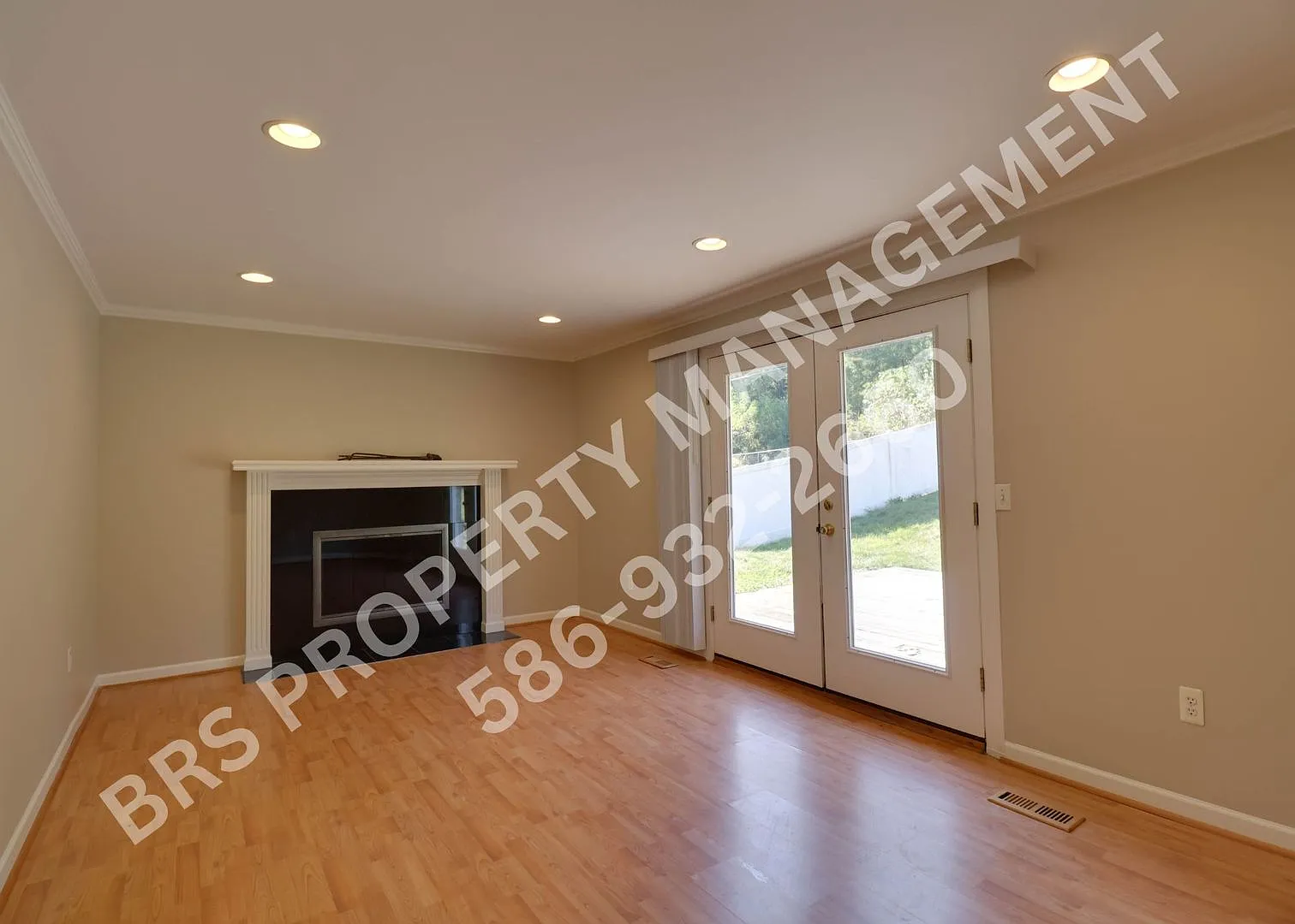 Beautiful 3 bedroom 1 1/2 bath Shelby Twp. ranch — Photo 2