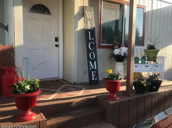 7880 Moose Run Cir, Anchorage, AK 99507