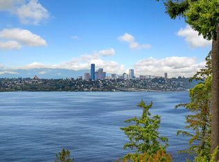 8112 SE 44th St, Mercer Island, WA 98040