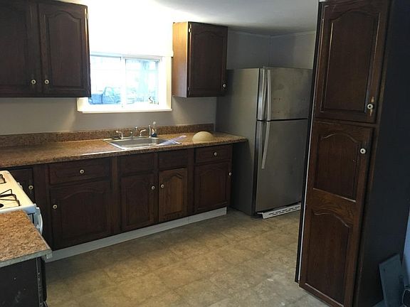 4th image of 12 Pheasant Hill Trailer Park