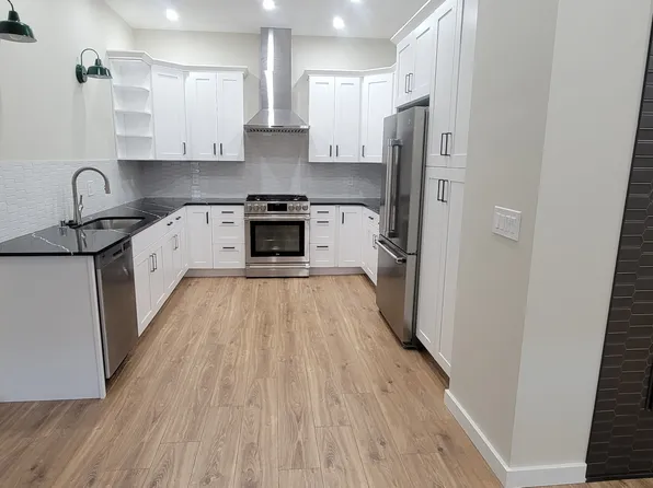 7606 206th St SW #B, Edmonds, WA 98026