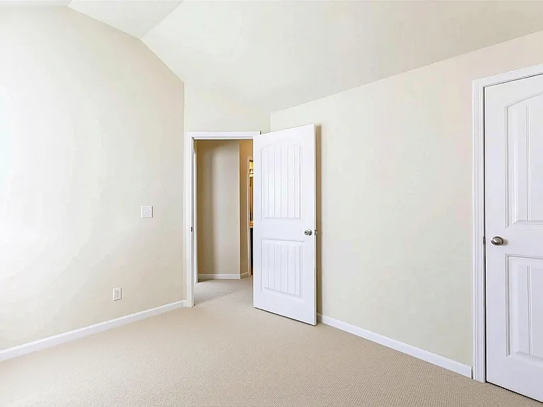1735 Labonte Pkwy — Photo 9