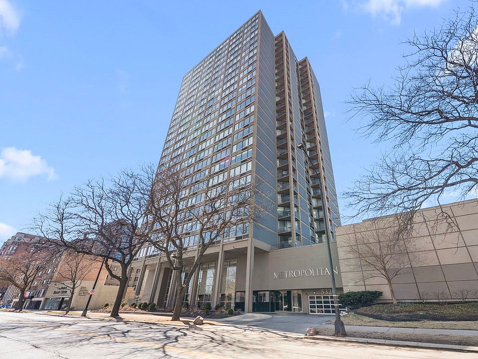 1st image of 5320 N Sheridan Rd APT 2201