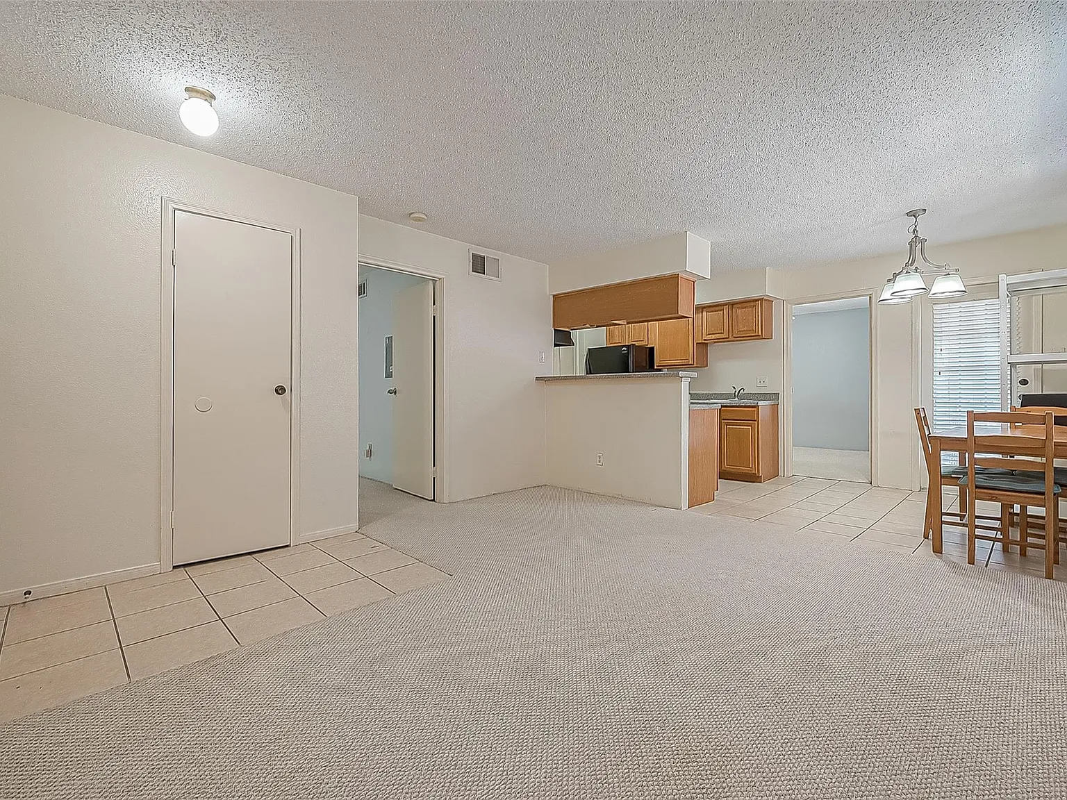2 bed, 2.0 bath, 952 sqft, $1,375 — Photo 3
