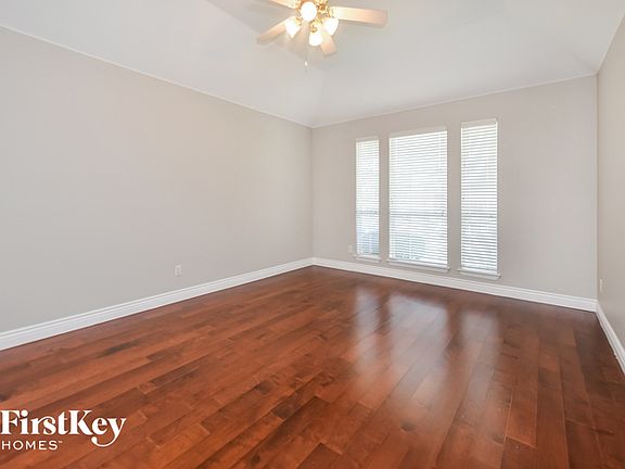 3rd image of 3010 Hamlett Ln