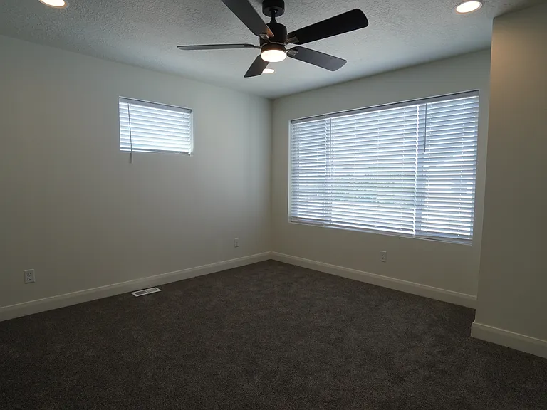 2925 S Highway 89 #12 — Photo 16
