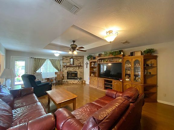 3rd image of 1201 Herring Ave