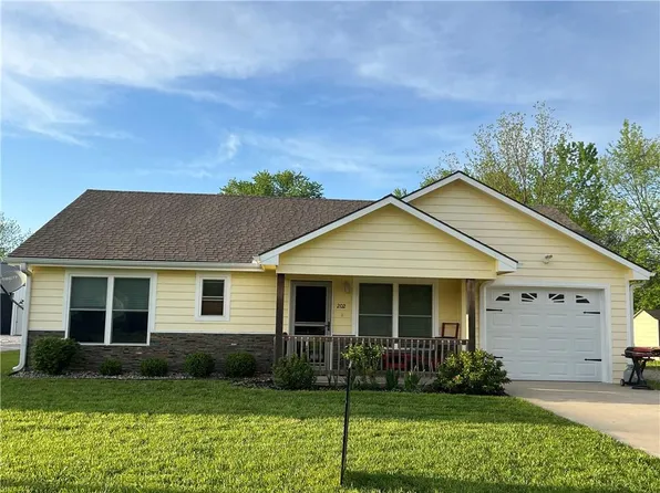 202 W 2nd St, Garden City, MO 64747