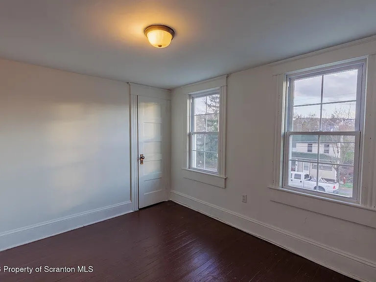 623 E Elm St #3 — Photo 6