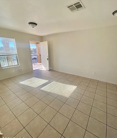545 East Rd #B — Photo 6