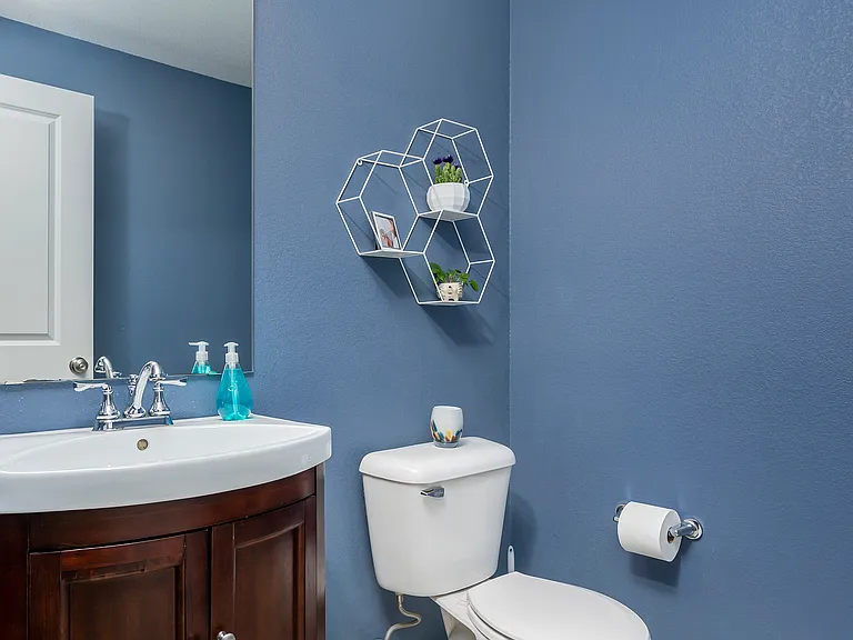 705 Bridgeview Dr — Photo 8