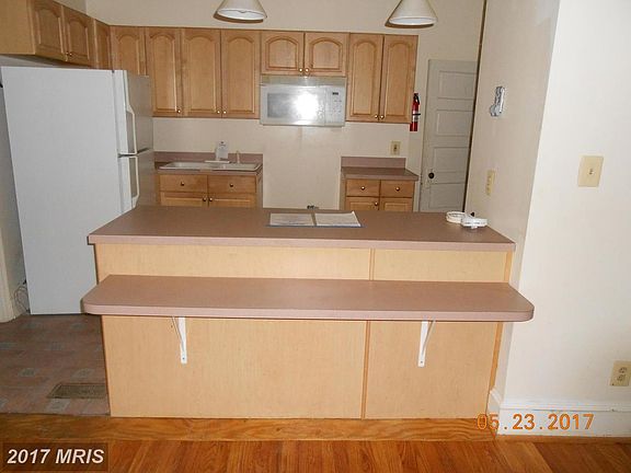 4th image of 3506 Menlo Dr