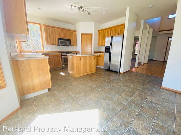 3rd image of 11007 NE 104th St
