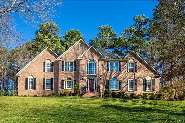 1st image of 1815 Willard Ct