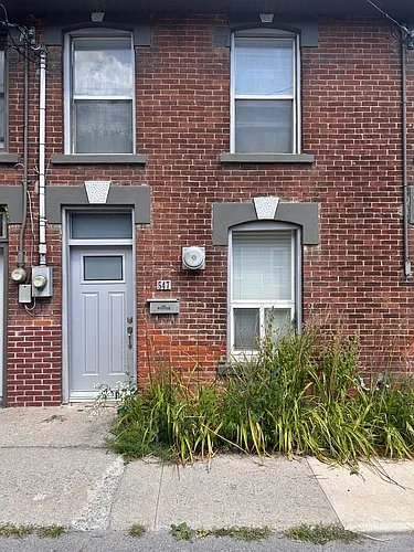 547 Bagot St Photo 1