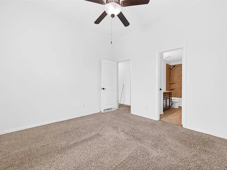 7035 Belle Meadow Ln — Photo 40