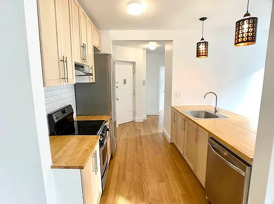 Rented by REAL New York | media 9