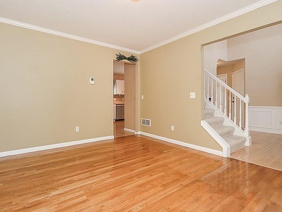 5th image of 36037 Haverford Pl