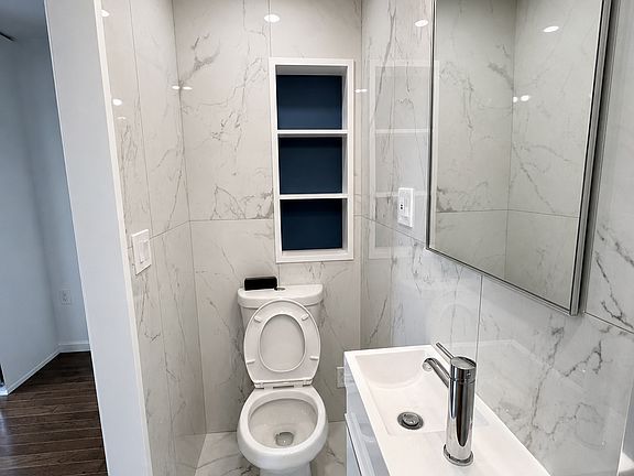 5th image of 355 Great Kills Rd #2