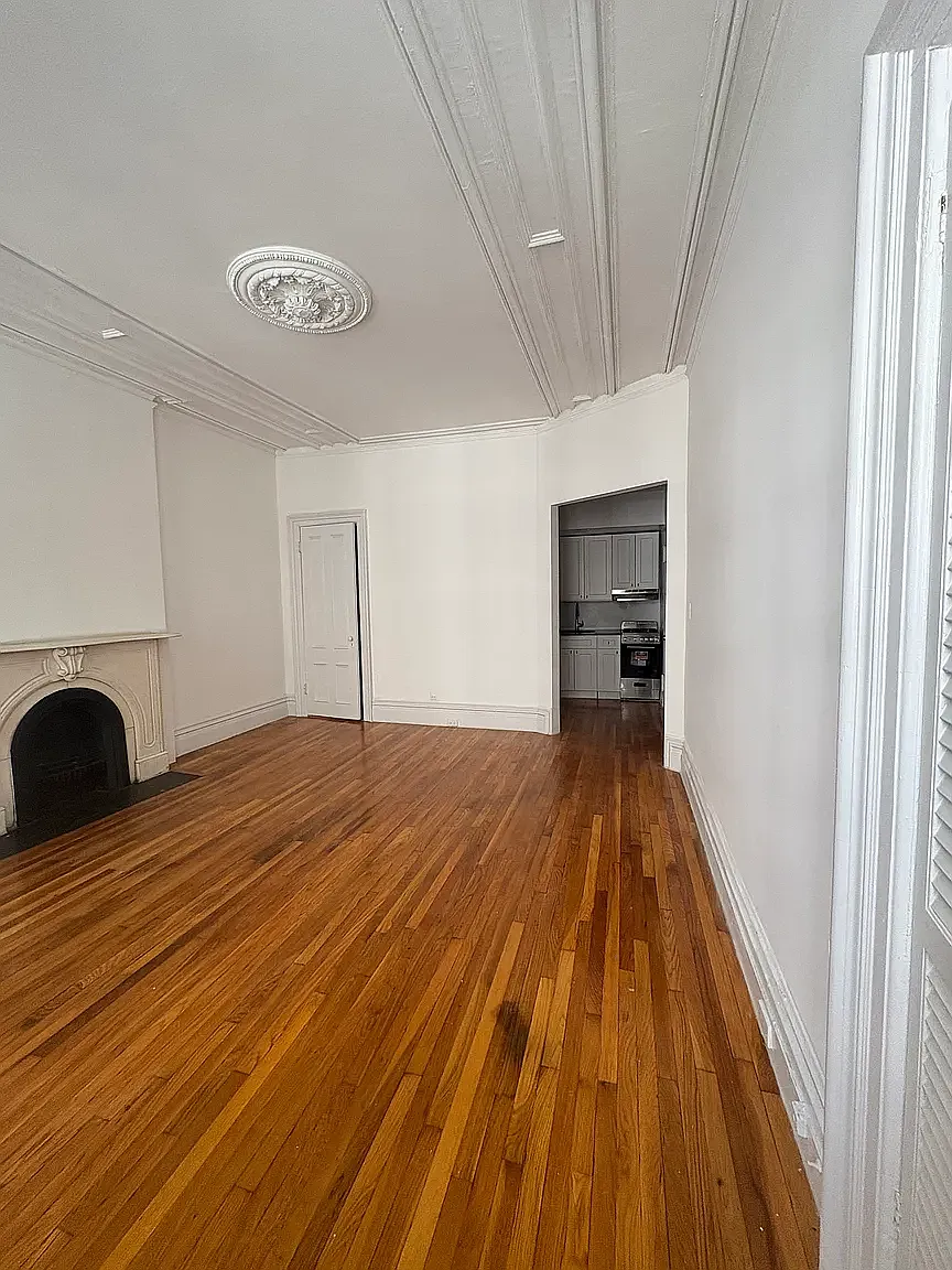 42 West 56th Street — Photo 2