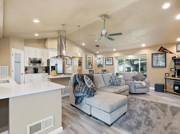 1816 Manzanita Dr, Modesto, CA 95355