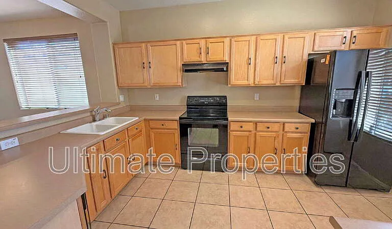 7324 W Globe Ave — Photo 5