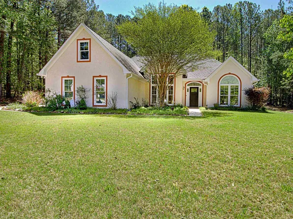 145 Saint Georges Ln, Newnan, GA 30265