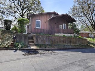 1032 Vine St, Saint Charles, MO 63301