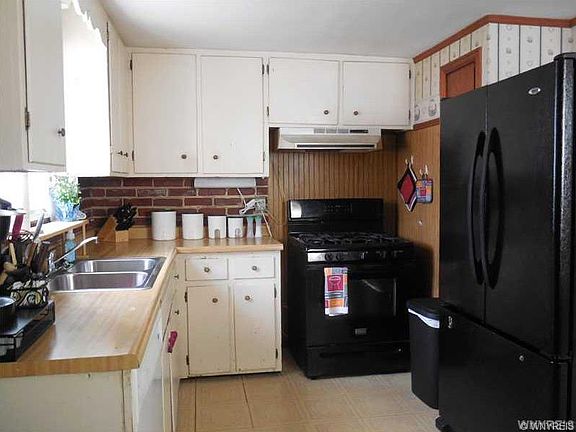 3rd image of 23 Payne Ave