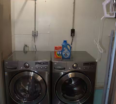 4th image of 1800 Hampton Dr