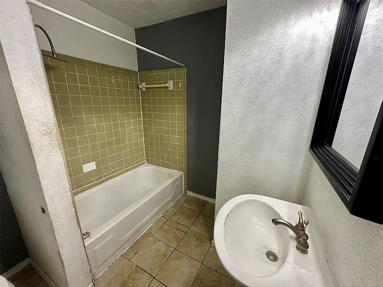 13517 Castilian Dr #1 — Photo 13