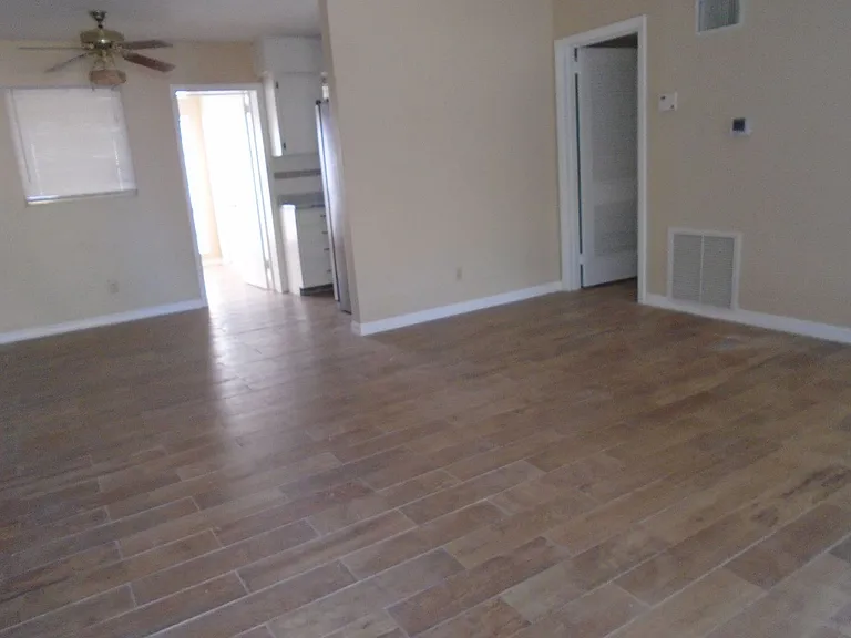 1105 Myrtle Ln — Photo 6