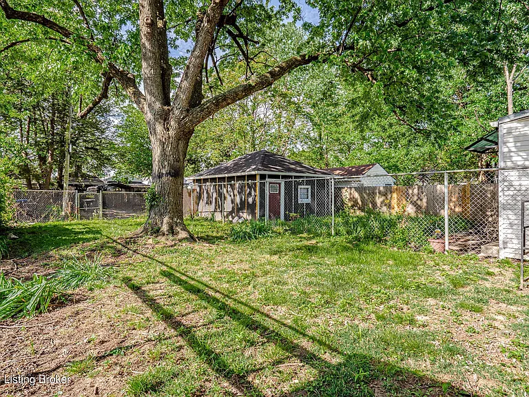 718 Camp St — Photo 44