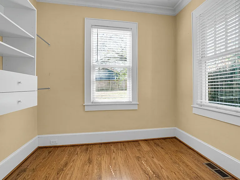 205 Croft St — Photo 26