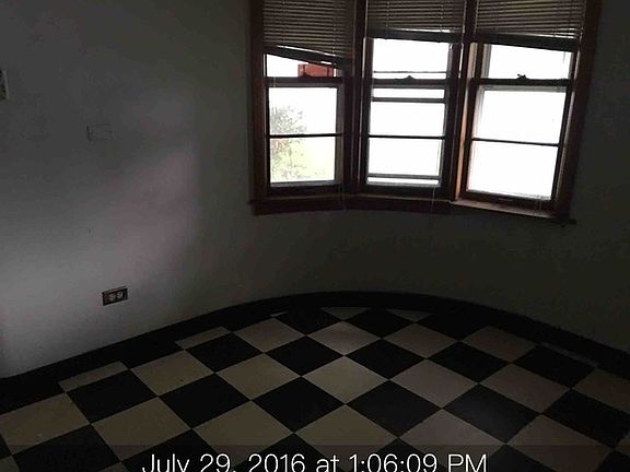 5th image of 2860 W 98th St