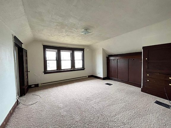3rd image of 313 W Shannon Ave #2